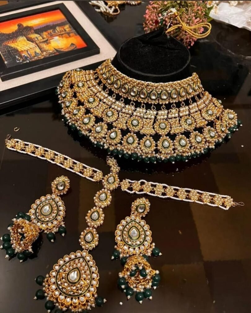 IZRA Jwelery 02 (Neckless and Earning set)
